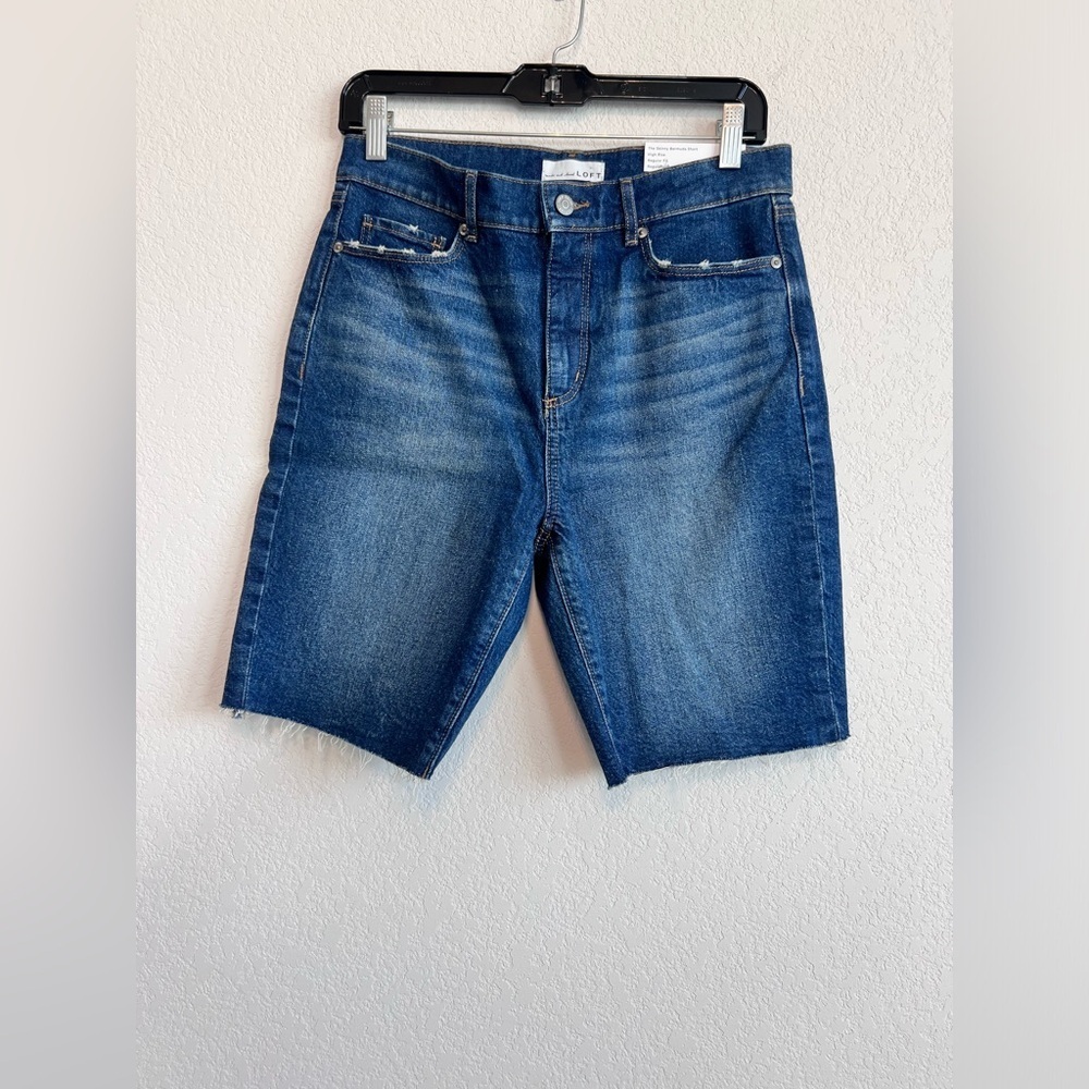 NWT: LOFT The Skinny Bermuda Short High Rise Size 27